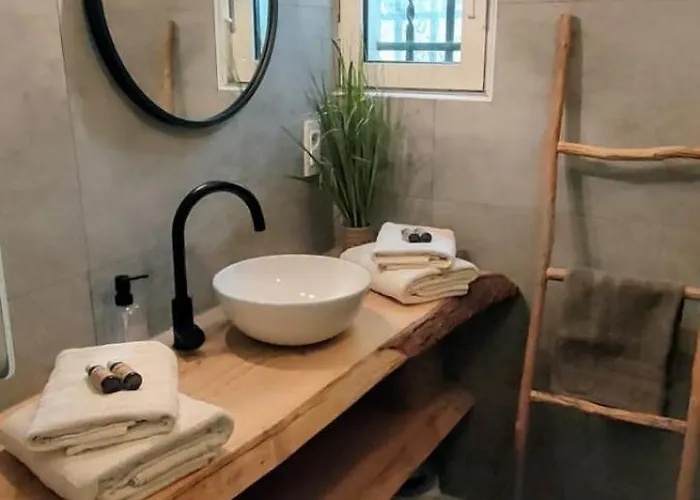 Apartment Charming Terrace Parking Wi-fi *